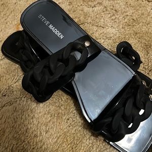 Steve Madden black sandals. The twist on top can be taken off.